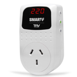 Protector de tensión TRV SMART10 F Toma 10A con display y corte automático