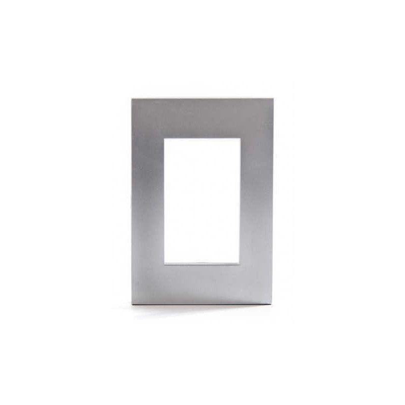 Tapa JELUZ Platinum para bastidor de 3 módulos plateado Tapa JELUZ Platinum para bastidor de 3 módulos plateado