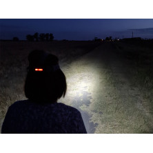 Linterna NISUTA tipo vincha batería recargable con luz delantera y trasera