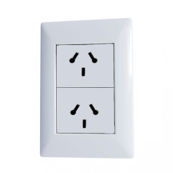 Conjunto armado CAMBRE S.XXII 2 tomacorrientes combinado polarizado 10A blanco