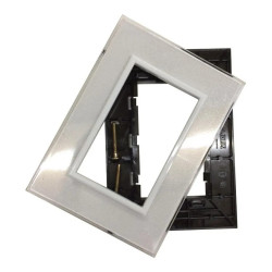 Tapa JELUZ CRISTAL con bastidor 3 módulos plateado