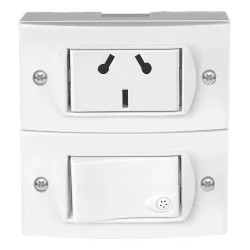 Llave exterior JELUZ armada con 1 punto y 1 toma corriente blanco combinados