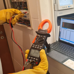 Pinza cofemetrica GRALF GAF-92THD 600V con medición armonicos