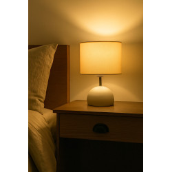 Velador MARKAS ALYSSA para 1 luz E27 bocha con pantalla lino