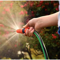 Manguera flexible TRAMONTINA 20M verde con acople para jardin