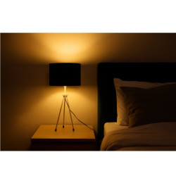 Lámpara de mesa SAN JUSTO TAFI para 1 luz E27 trípode metálico negro