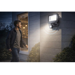 Reflector led MACROLED CLASSIC IP66 50W AC160-265 5500lm 6500K con sensor de movimiento