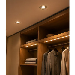 Spot SAN JUSTO cuadrado de embutir para 1 luz GU10 móvil chapa acero