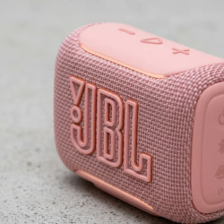 Parlante Bluetooth JBL GO 5 rosa portátil