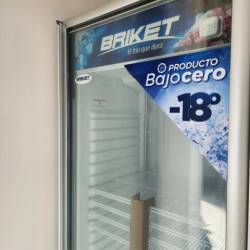 Freezer exhibidor BRIKET M4300BT -18°C vertical 417 Litros blanca